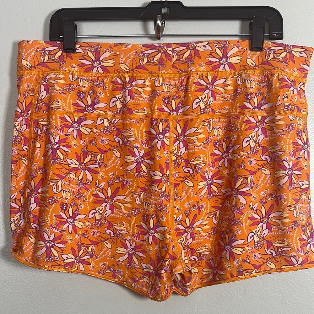NEW Stio Daybreak Wildflower Print Shorts - Picture 3 of 5